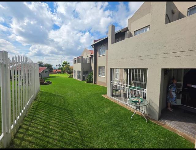 2 BEDROOM TOWNHOUSE FOR SALE IN MEYERSDAL